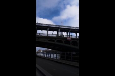 #Renault5 #ETech #electric is the star of every street, boulevard and piazza.