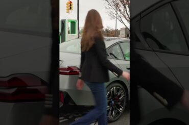 Easy Charging With The Apple Wallet Charging Card | BMW Did You Know?