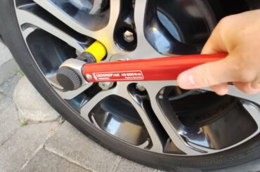 Electric car safety tip - Retorquing EV wheels after tire change