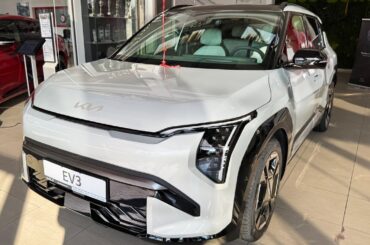 2025 Kia EV3 Review: The Electric Car You've Been Waiting For | 370+ Miles Range!