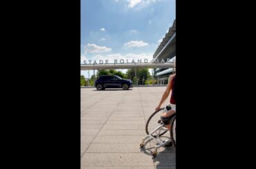 when @diededegroot arrives at Roland-Garros she leaves with #Renault5 #RolandGarros #ETech #electric