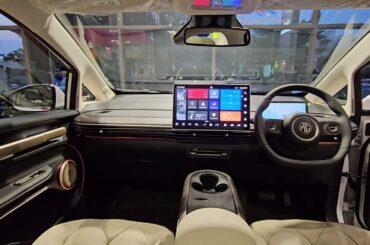 2025 MG Windsor EV PRO Launched | Premium, More Battery Range | Exterior & Interior