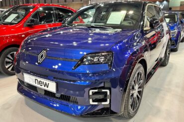 2025 Renault 5 EV Visual REVIEW: The Most Stylish Affordable Electric Car? | Complete Overview