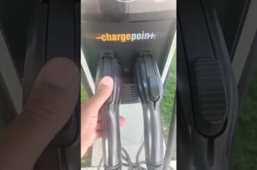 How to use a ChargePoint electric car charger! #ev #chargingstation  #electriccar