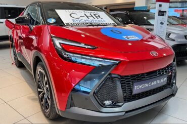 2025 Toyota C-HR PHEV Visual REVIEW - 223HP Plug-in Hybrid Walkaround