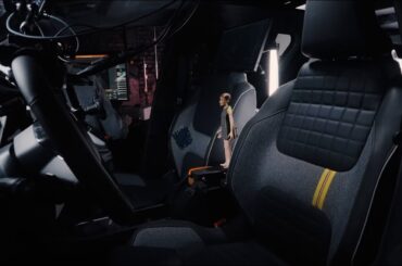 go behind the scenes of the artistic collab between @elsamuse and #Renault