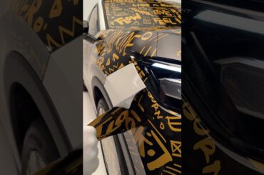 Peel it. Feel it. Roc it. ​​#VWTRoc *Near-production concept car. Vehicle not yet on sale.