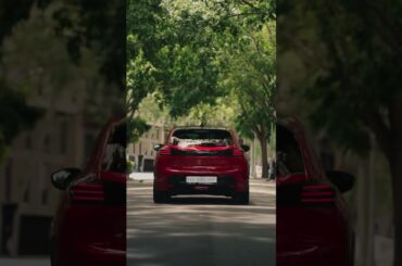PEUGEOT E-208 | Cross over to the fun side