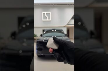 Zeekr 9X - 1400-Horsepower  Plug-In Hybrid Luxury SUV