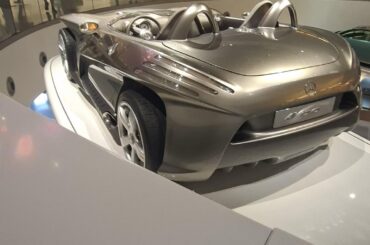 Mercedes f 400 carving