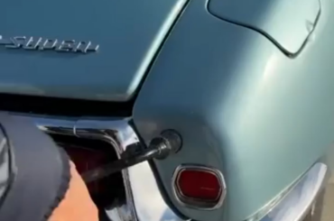 How does the lever work?