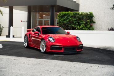 Porsche 911 Turbo S [1919x1281]