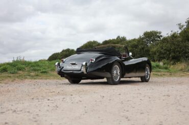 1953 Jaguar XK120 DHC (1600x1067)