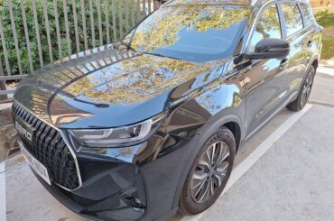 "Ebro" sounds like a Canadian trying to get your attention, but is actually a Spain-only Chery subsidiary picking up an old name and boldly celebrating a 70 year anniversary last year: