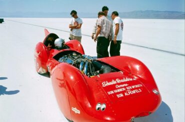 1966 Bonneville Salt Flats Speed Trials. Hammon-McGrath-Appenfels Redhead streamliner #147B. Image by Eric Rickman/Getty Images. (2207x2195)