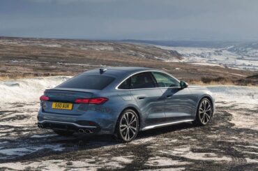 The B10 Audi S5 has been getting a lot of hate, would you rather it looked like this without the rear lightbar?