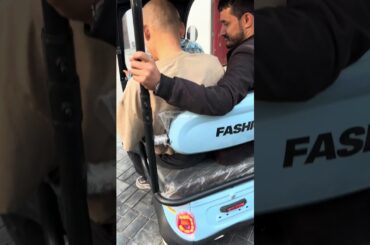 Mini electric car #lahoridrives #electricscooty #minielectriccar #ev