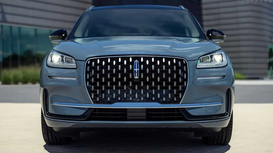 Static front-end shot of a gray 2023 Lincoln Corsair.