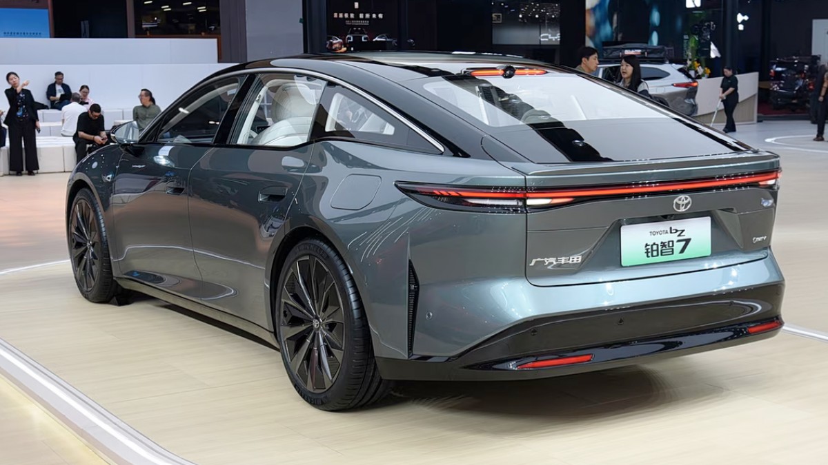 Toyota bZ7 debuts in China with Huawei smart tech