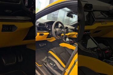 Lamborghini URUS SE PHEV 2025 Review yellow