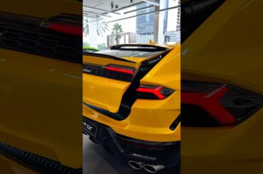 Lamborghini URUS SE PHEV 2025 Review yellow
