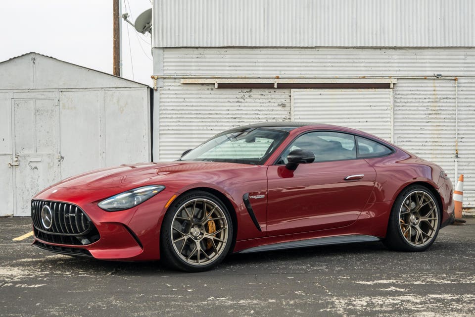 Mercedes-AMG GT 63 S E Performance front three quarters