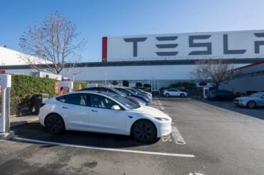 Tesla Is Hiring AI, Chip Engineers As Custom Chip Production Expands - Tesla (NASDAQ:TSLA)