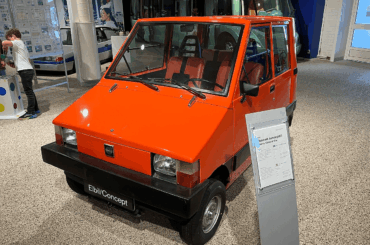 Volvo ElbilConcept: a car that it looks like a squashed Maluch