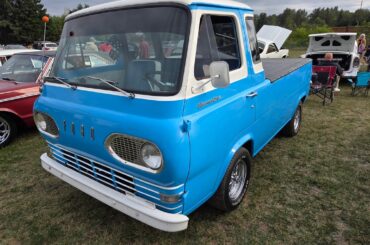 1965 Ford Econoline pickup - McMillan Brewery Event Center Car Show - Orting Washington