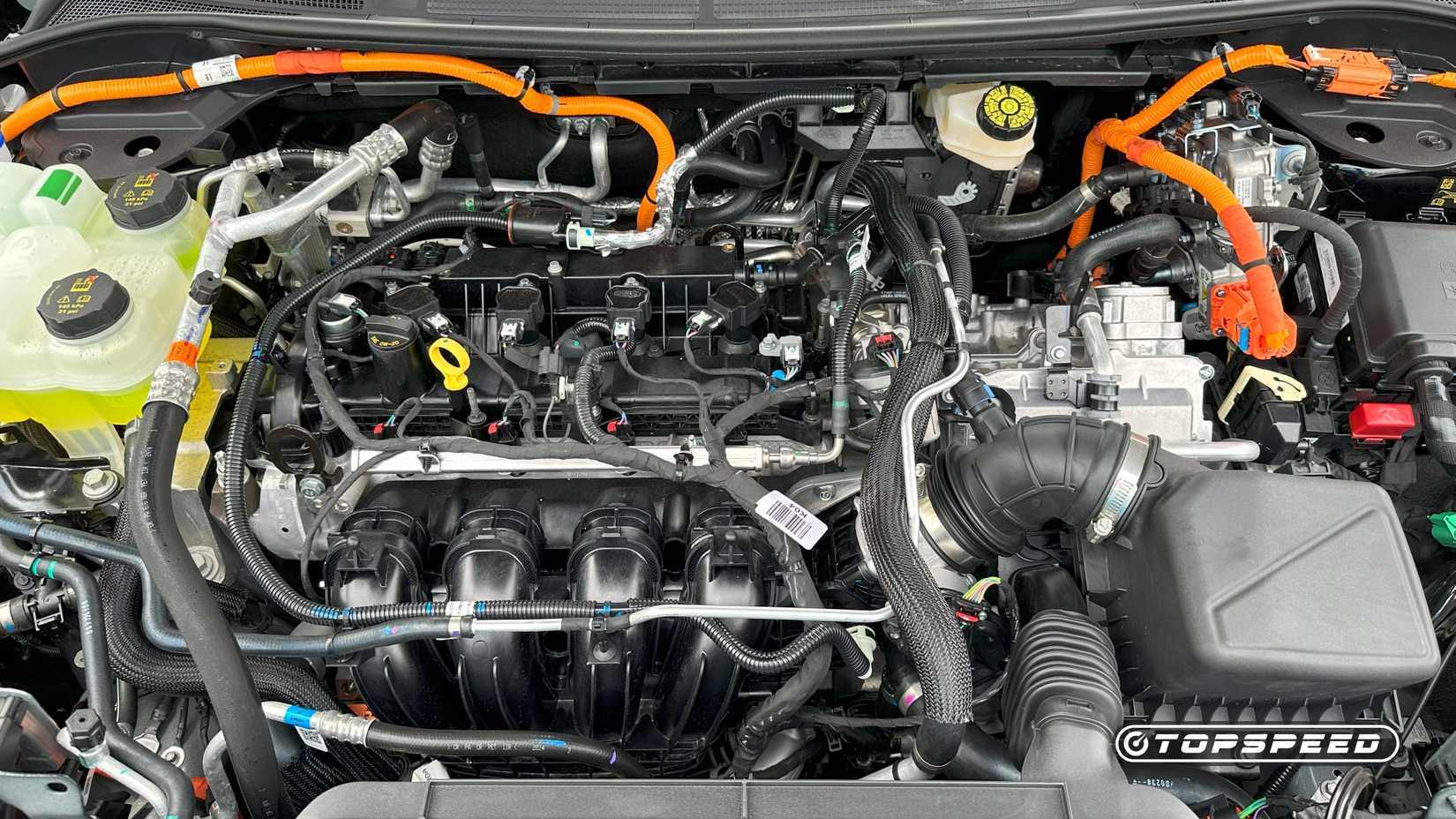 2025 Lincoln Corsair AWD Grand Touring III Engine 03