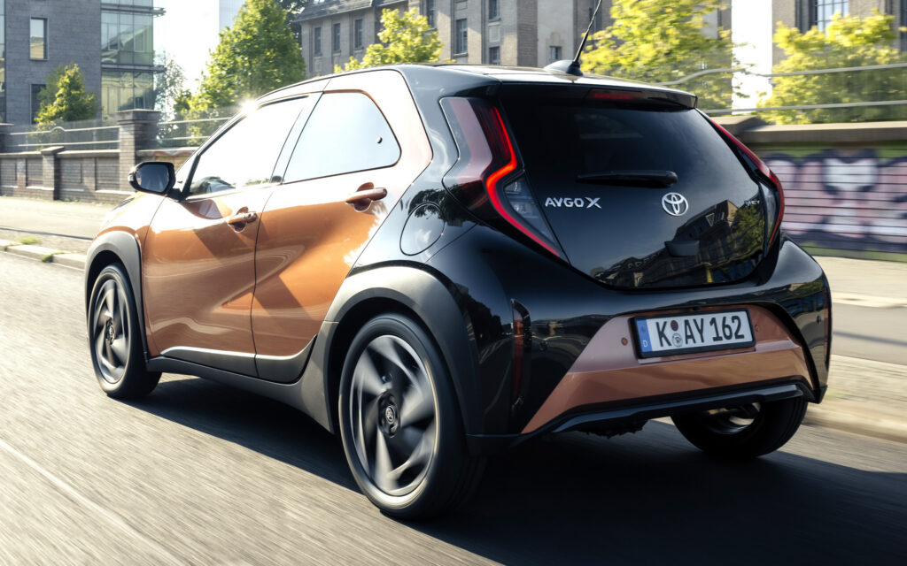  Plug-In Hybrid And EV Drivers Will Be Taxed For Every Mile They Drive In The UK