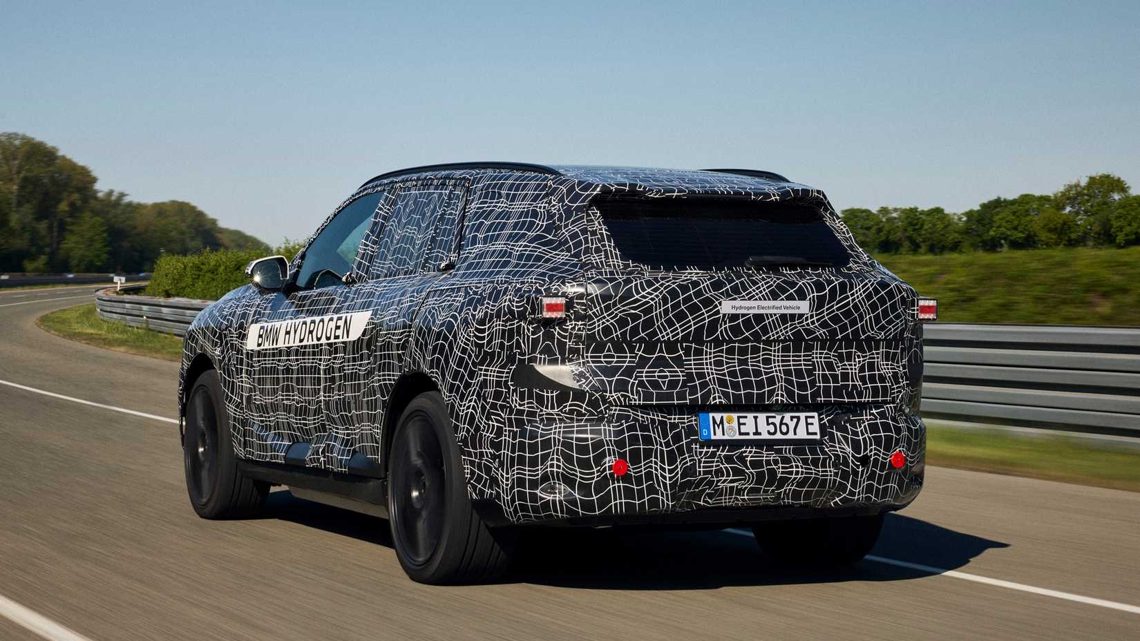 Black 2028 BMW X5 (2)