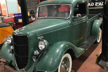 1935? Ford truck