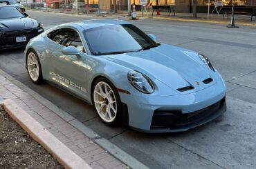 Porsche 911 GT3 Touring [3643x3643]