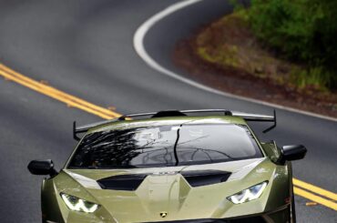 Lamborghini STO [2200x3900]