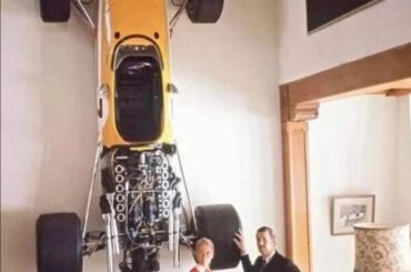 Swedish F1 driver Jo Bonnier raced this BRM/McLaren M5A in the 1968 Italian GP. Later he kept it and hang it in his living room. (937x1177)