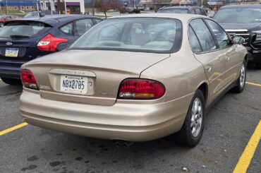 Very mint looking Oldsmobile Intrigue I saw at Walmart today.