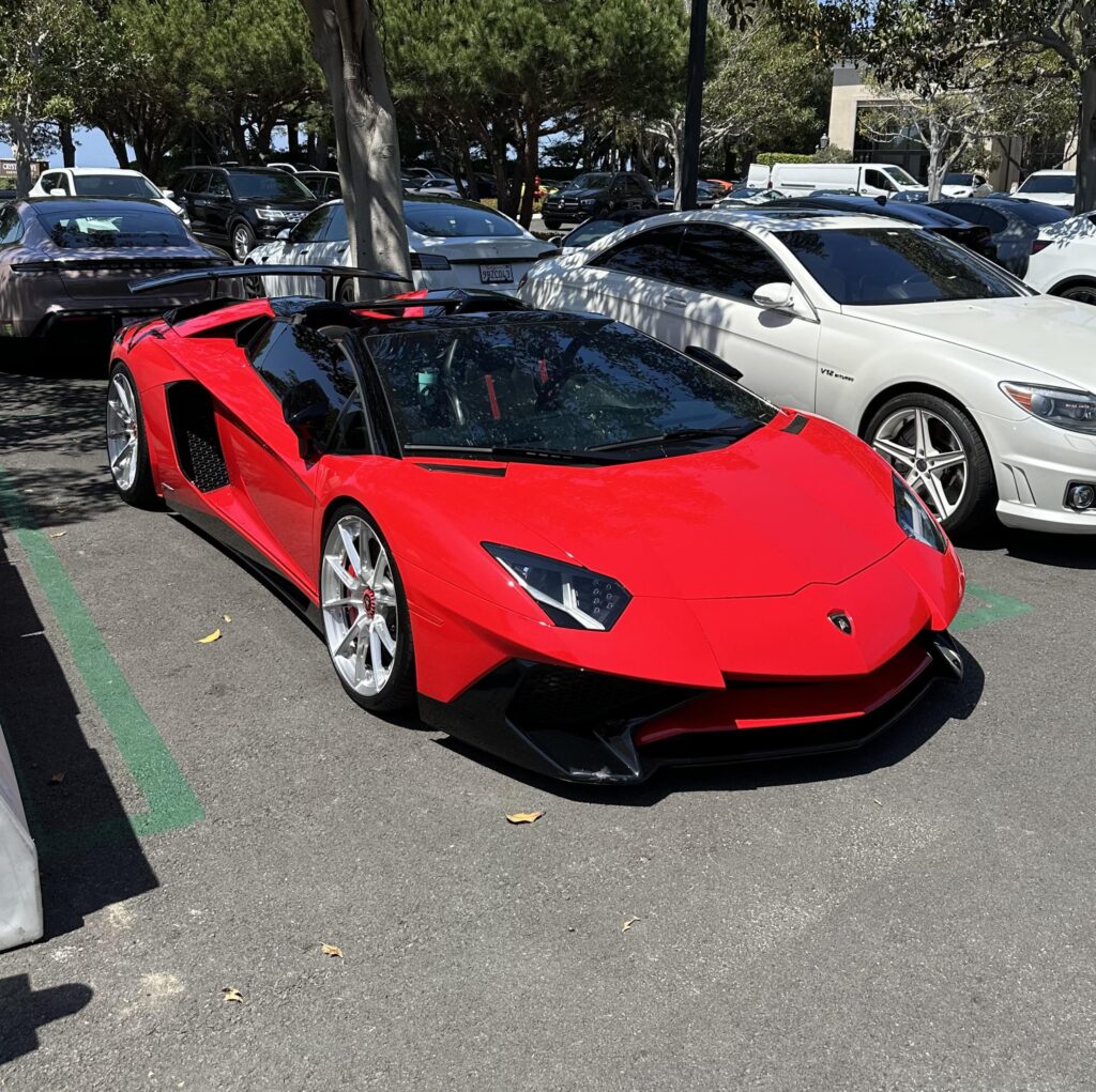 Lamborghini Aventador SV Roadster [2549x2541]