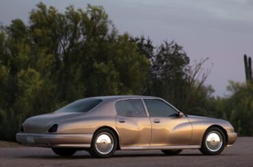 Before the Packard name was resurrected with the Excellence, investors attempted to revive the brand in 1999. I give you, the Packard Twelve