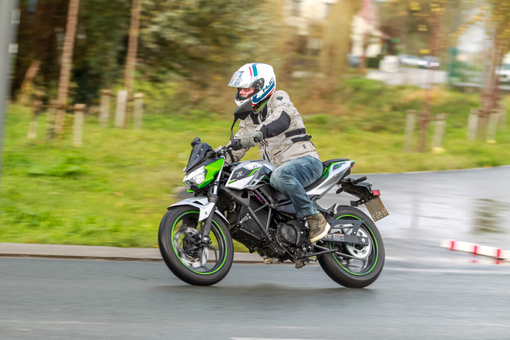 Kawasaki Z e-1 - THE PACK - Electric Motorcycle News