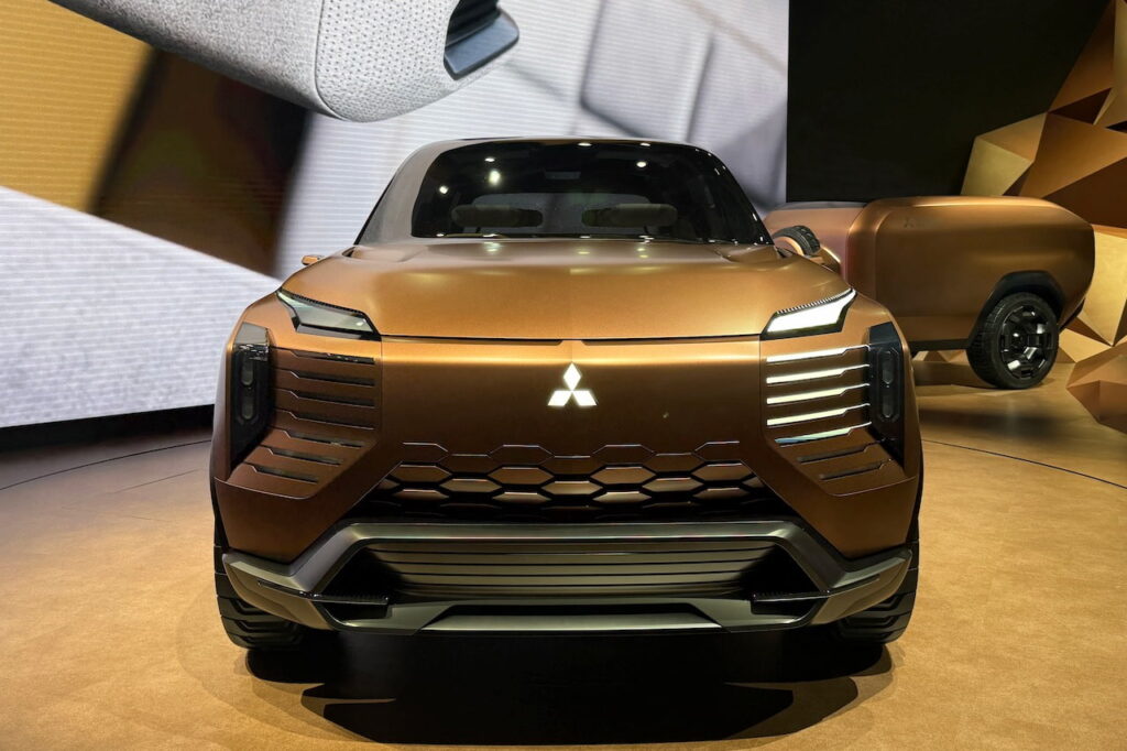 Mitsubishi Elevance Concept front