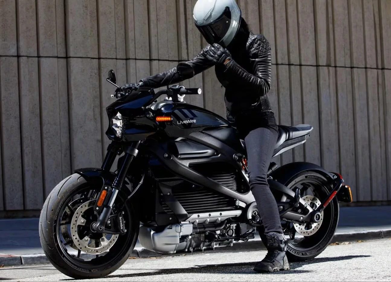 Motorcyclist Lw12025 The Pulse