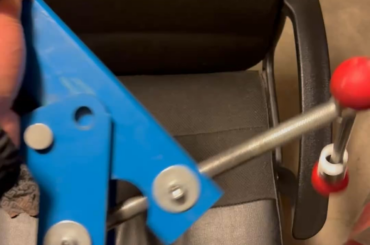 Anyone use this fender roller before? It won’t lock into place??