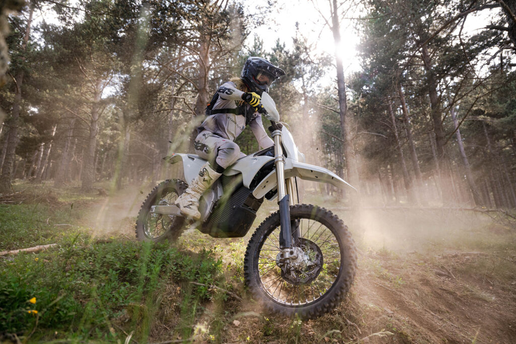 Guy Salens - THE PACK - Stark Destination Pyrenees - Electric Motorcycle News