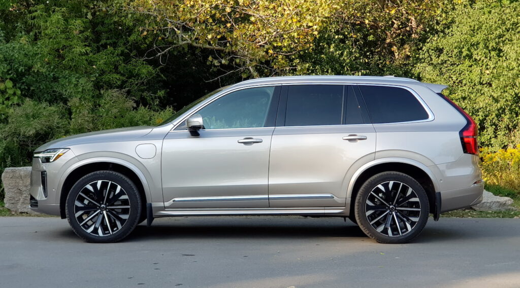 Volvo XC90 Facelift Plug-in Hybrid side