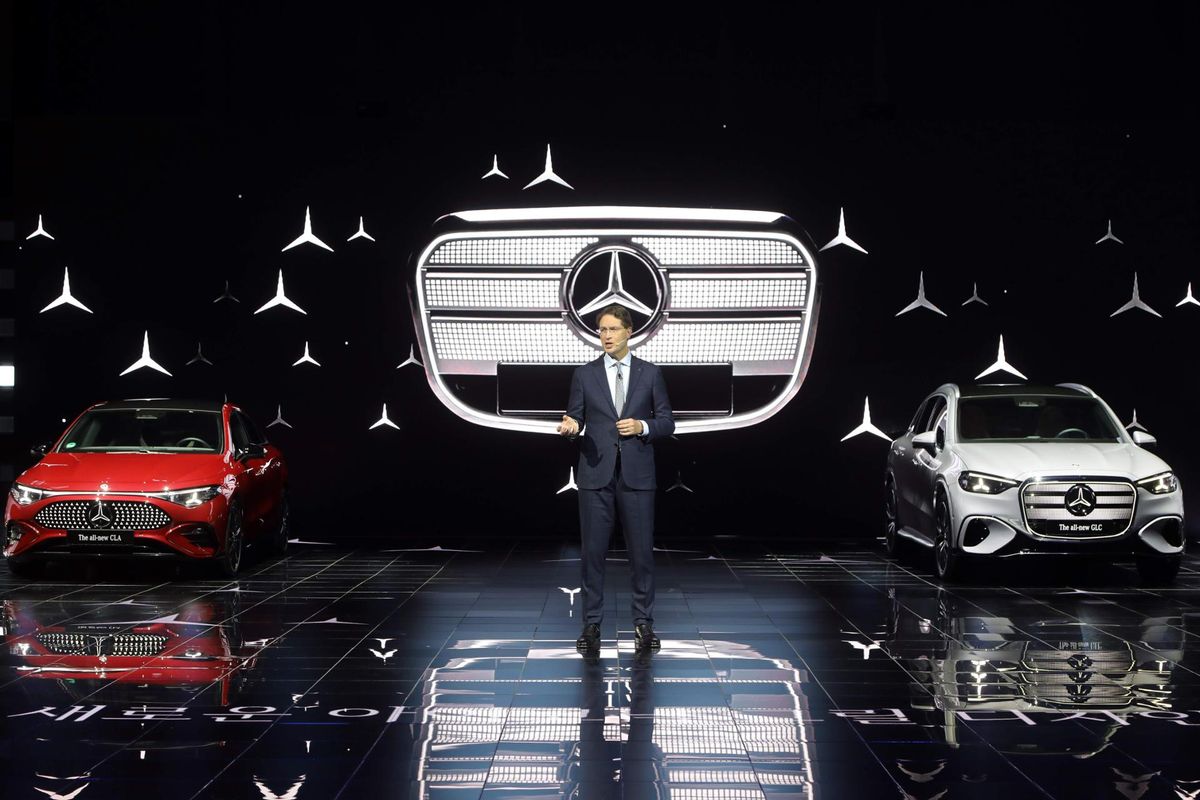Mercedes-Benz Group Chairman Ola Kallenius introduces the carmaker's new all-electric models during a press conference on Yeongjong Island in Incheon, Nov. 14. From left are the all-new electric CLA sedan and the all-new electric GLC SUV. Yonhap