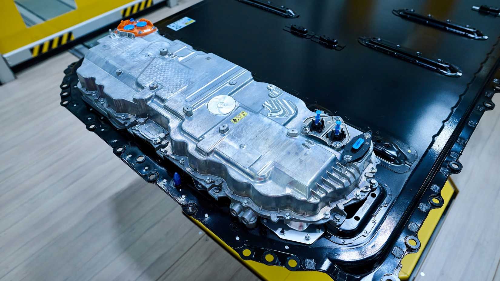 BMW iX3 Neue Klasse Battery Pack Assembly 12