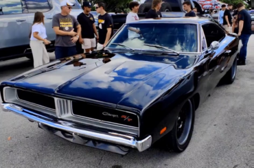 Classic Dodge Charger R/T 🔥 What year do you think it is? 🤔