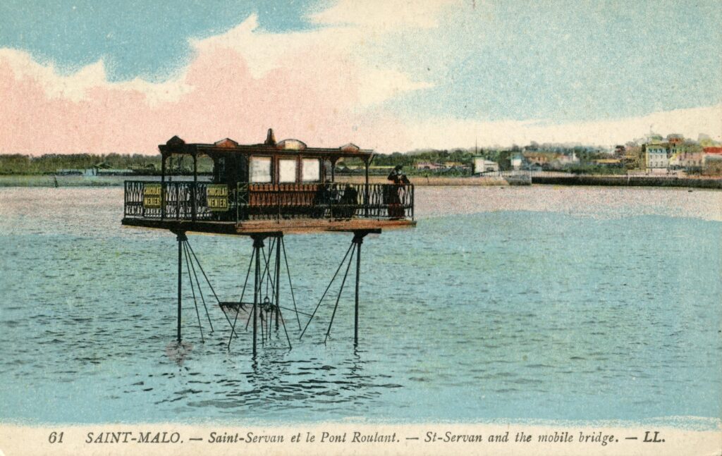 Mobile bridge [French: crane], Saint-Servan, France, at high tide. Operated 1873 to 1922.