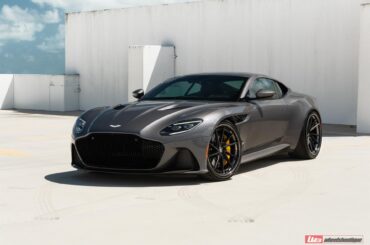 Aston Martin DBS Superleggera [1920x1282]